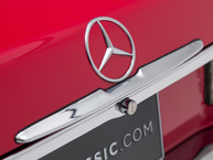 1989 Mercedes-Benz 560SL WPBBA48DXKA103846 Studio